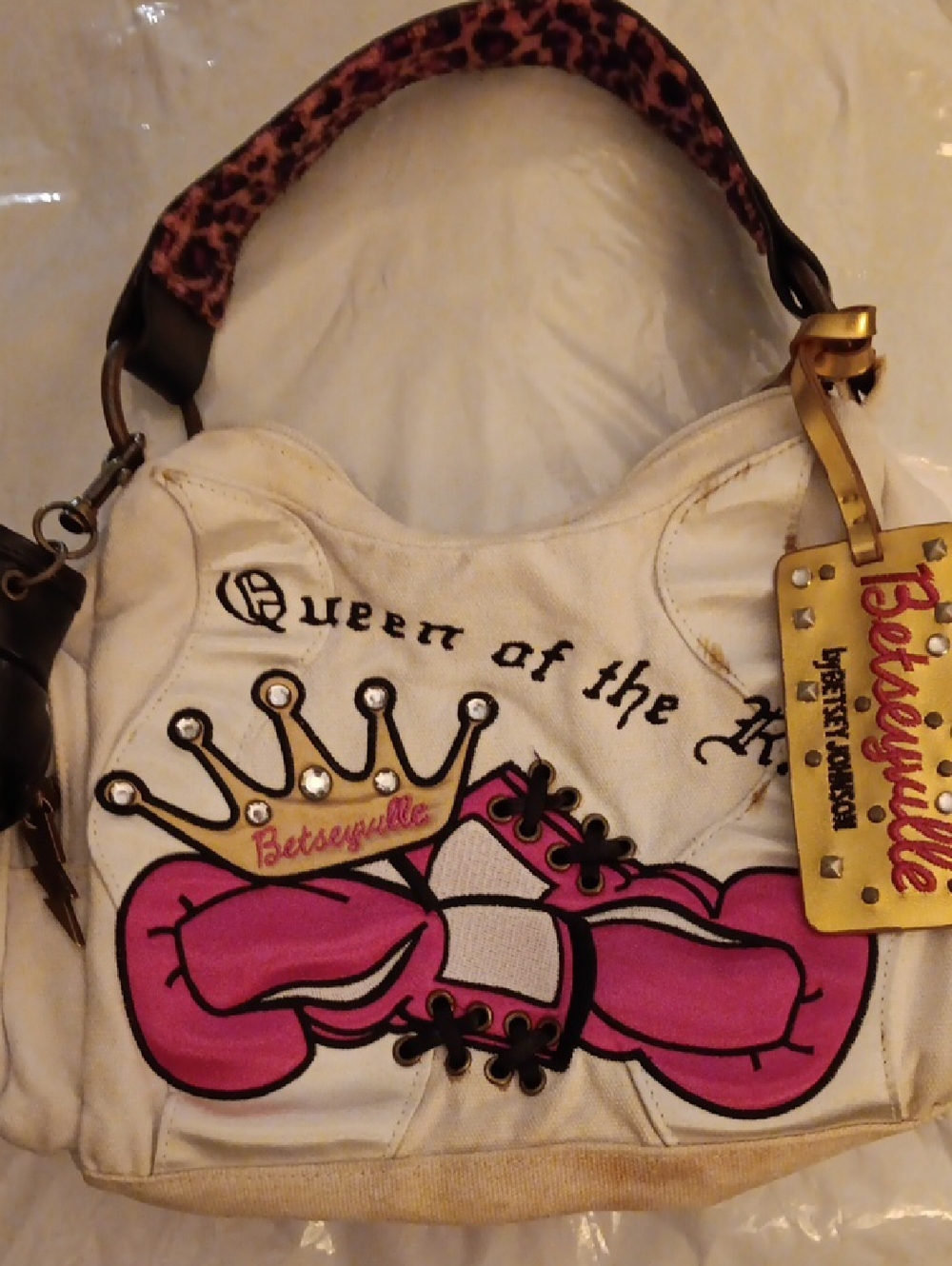 Betsey Johnson White Shoulder Bag with Pink Graphic and Gold Tag